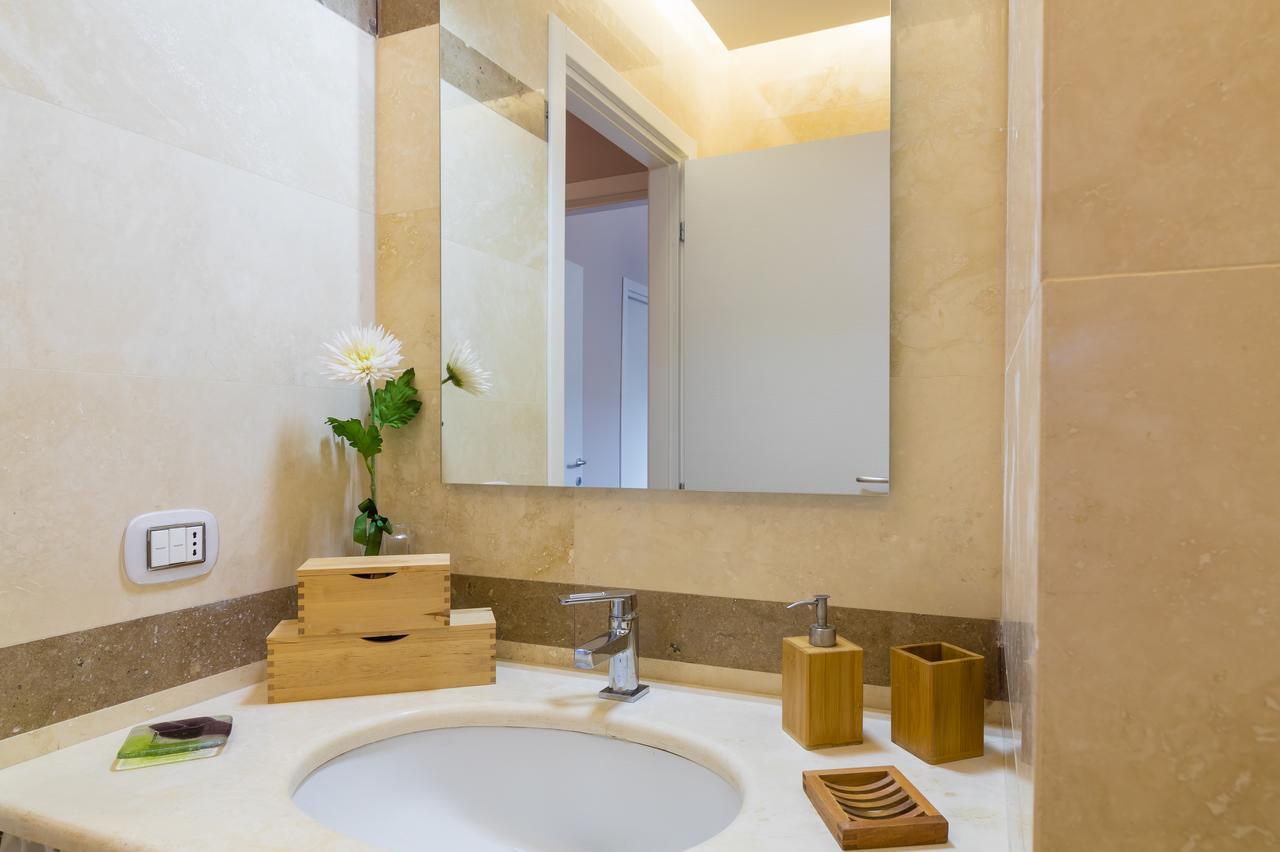Elegant Flat At Municipio By Napoliapartments Appartement