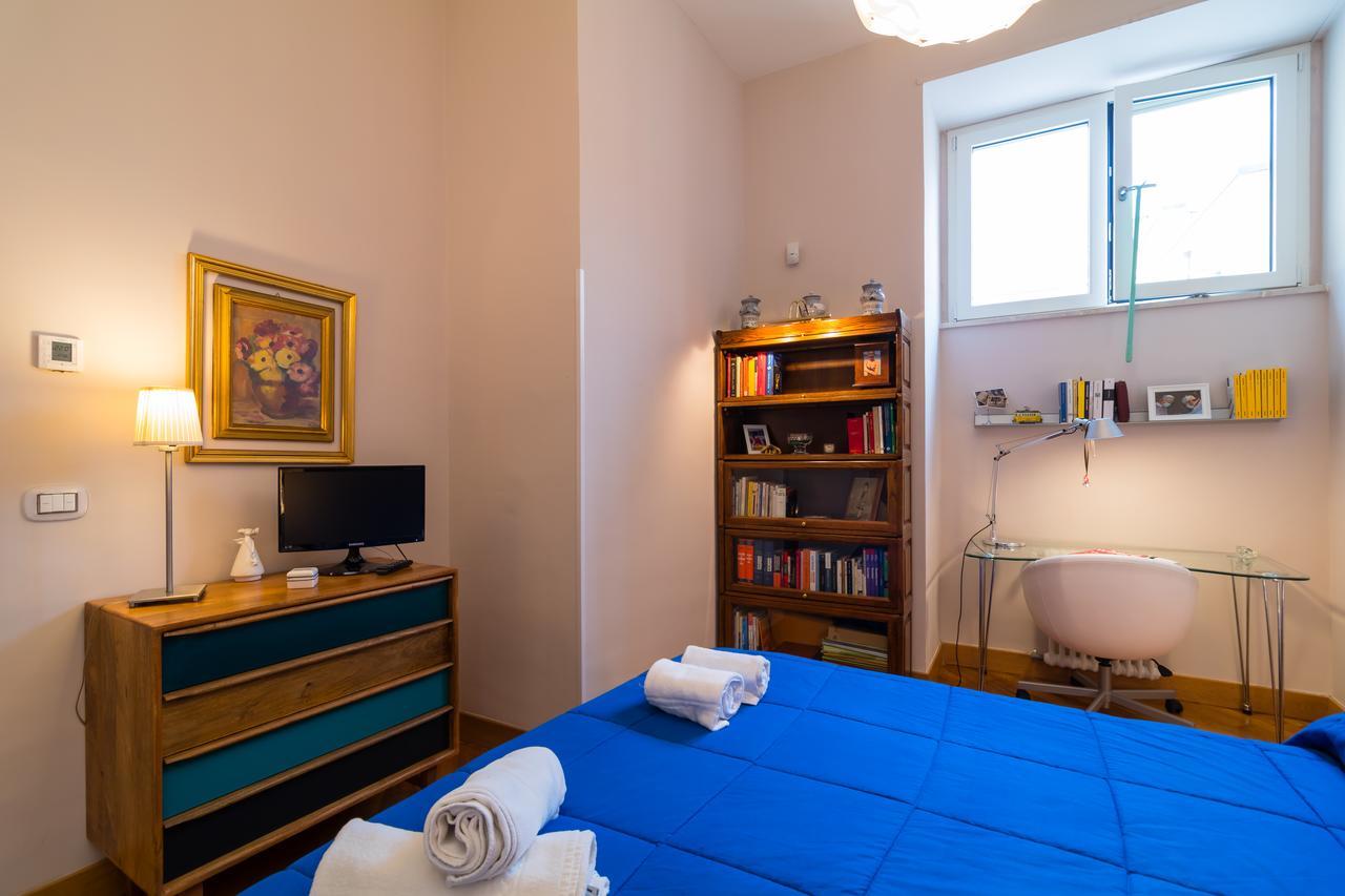 Elegant Flat At Municipio By Napoliapartments Naples