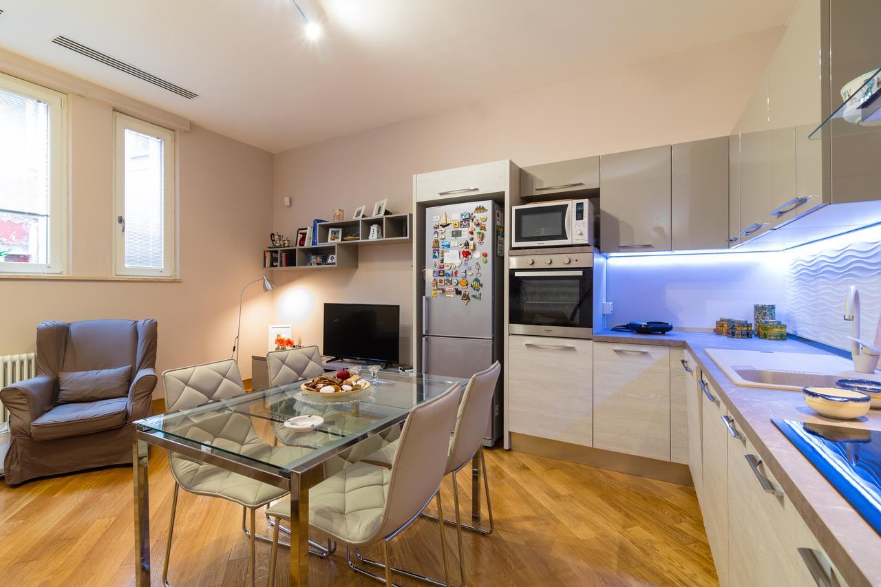 Appartement Elegant Flat At Municipio By Napoliapartments Naples